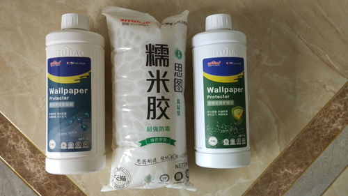 看到老師傅施工,問(wèn)清楚才知道冬天貼墻紙這樣是專業(yè)